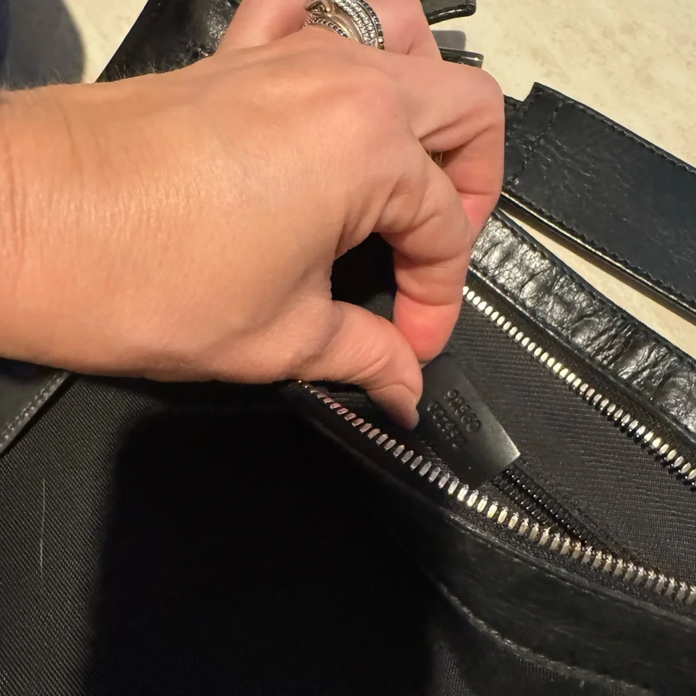 GUCCI GG Supreme Shoulder Nylon‎ Leather Trimmed Messenger 92560